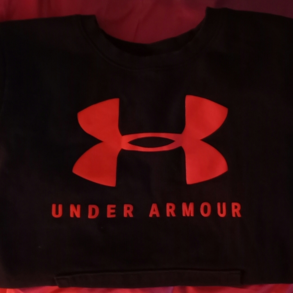 Under Armour pocketed sweatshirt
